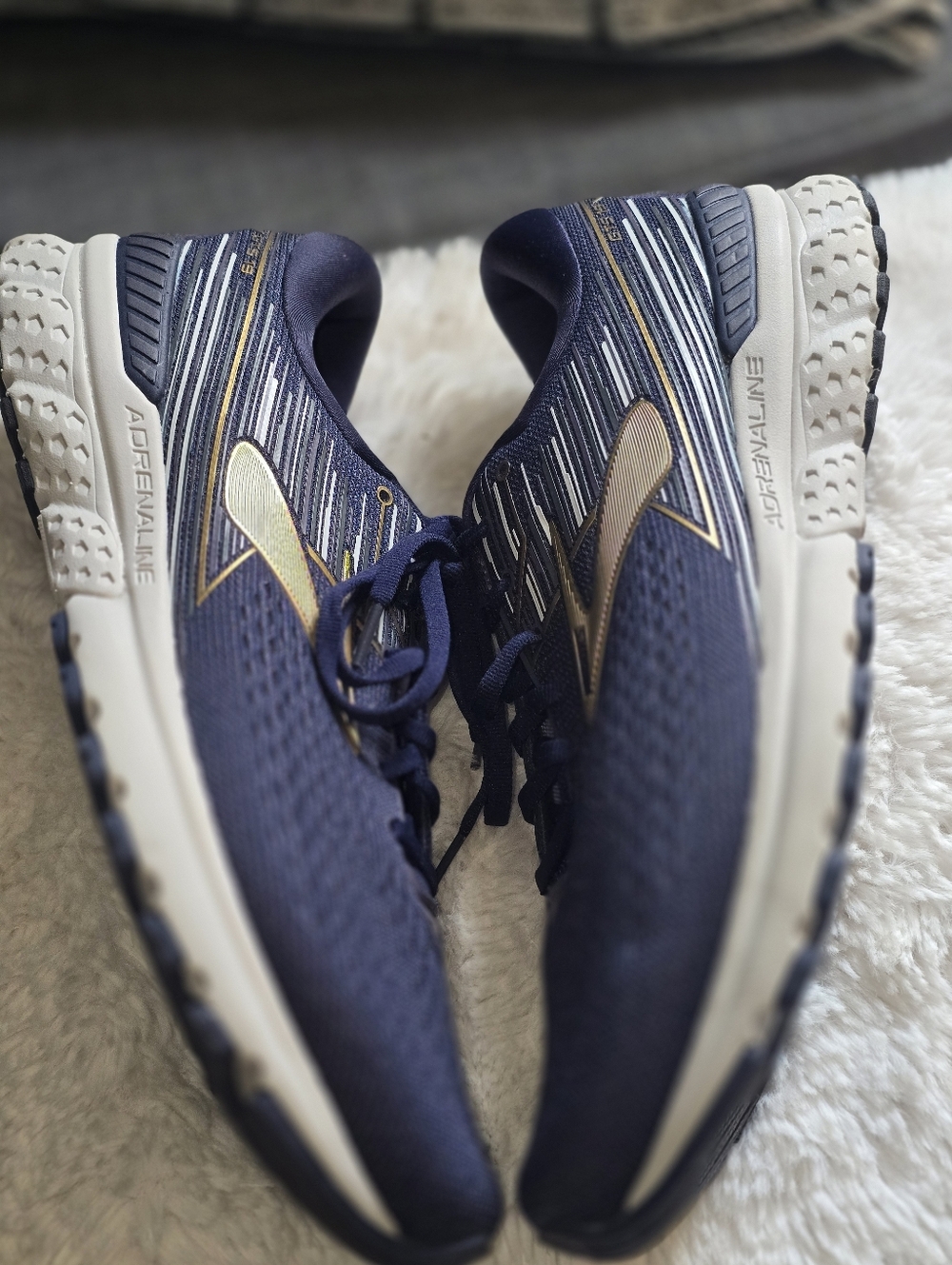 EUC Brooks Adrenaline GTS 19 Men's Sz 13 Running Shoes Navy Blue 1102941D439 - Picture 12 of 16